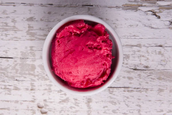 Delicioso Helado Dulce Sobre Mesa Madera —  Fotos de Stock