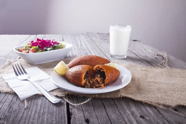 Vista Cerca Comida Casera Vaso Leche Mesa Madera — Foto de Stock