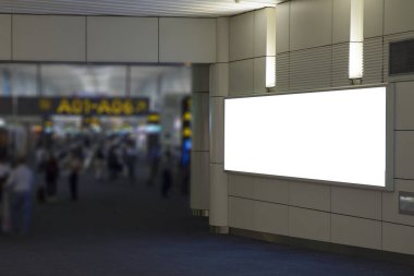 Uçak yolcuları ile Havaalanı arka planda yatay sokak poster Billboard boş Mock kadar.