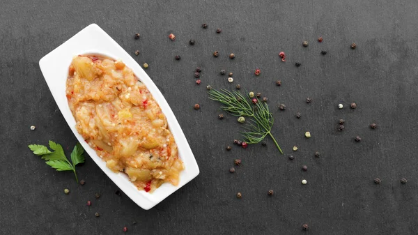 Top Utsikt Över Hemlagad Maträtt Serveras Grått Bord — Stockfoto