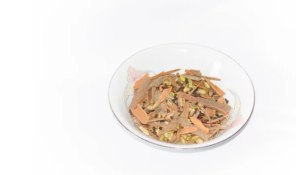 Garam masala Hint alt kıtasından gelen ve Hindistan 'ın alt kıtasındaki mutfaklarda yaygın olan bir baharat karışımıdır..