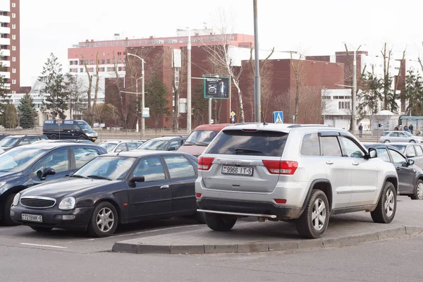 Minsk Belarus March 2019 Parking Violation Silver Jeep Grand Cherokee — Stock Photo, Image