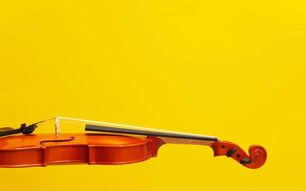 Cartel Concierto Música Clásica Con Violín Color Naranja Sobre Fondo —  Fotos de Stock