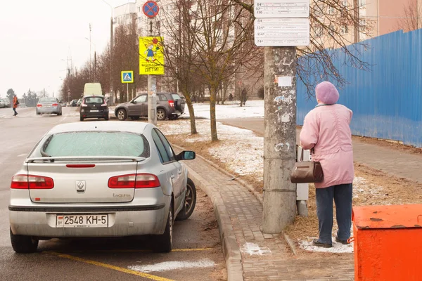 Minsk Vitryssland Mars 2019 Parkering Brott Gångvägar Gräsmattor Crosswalks Ingen — Stockfoto