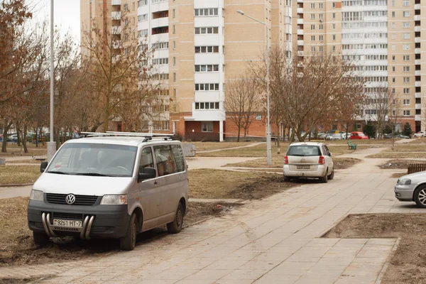 Minsk Bielorussia Marzo 2019 Violazione Del Parcheggio Passerelle Prati Marciapiedi — Foto Stock