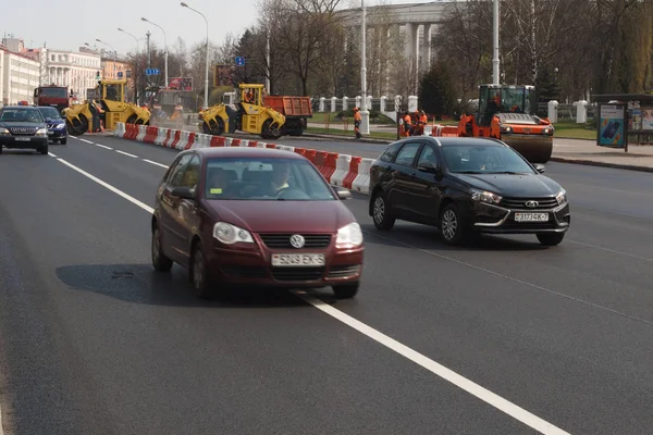 Minsk Bielorrusia Abril 2019 Trabajo Carretera Construcción Mantenimiento Carreteras Trabajos — Foto de Stock