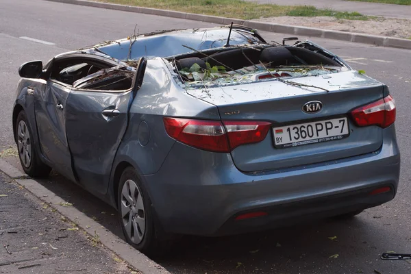 Minsk Bielorrusia Junio 2019 Coche Dañado Gris Plateado Kai Rio —  Fotos de Stock