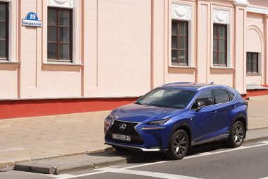 Minsk, Beyaz Rusya - 19 Haziran 2019: Büyük bir şehirde park ihlali