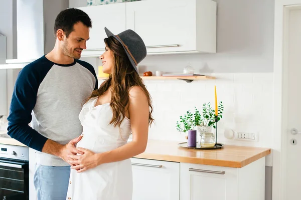 Beautiful Young Modern Couple Expecting Baby Looking Love Eachother Home — Stock Photo, Image