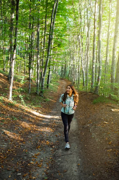 Young Woman Taking Walk Forest Carrying Backpack Forest Sunset Light — Stock Photo, Image
