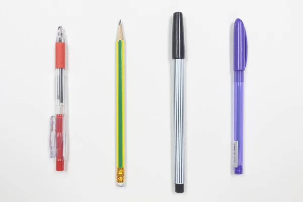 Ручки Изолированы Белом — стоковое фото