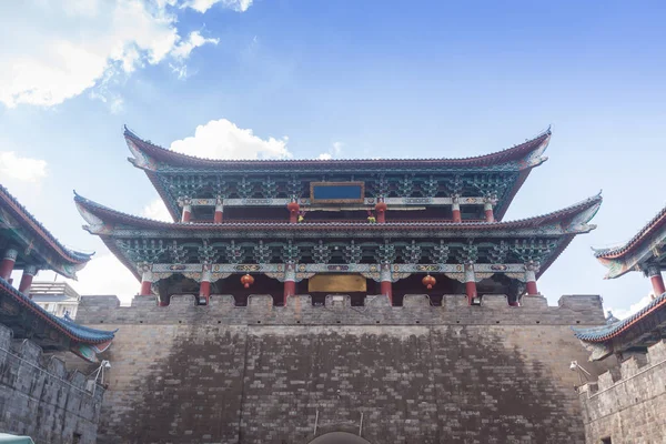 Traditioneller Chinesischer Turm Auf Der Stadtmauer — Stockfoto