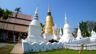 Suan dok Tapınağı güzel tapınakta chiangmai, Tayland, Thailand (geniş açı objektif)