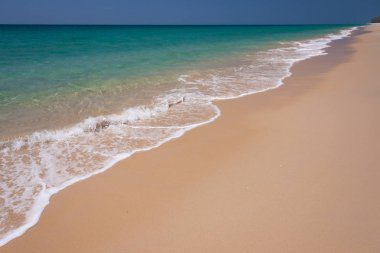 dalga ve mavi gökyüzü, Andaman Denizi, Tayland