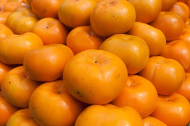 Trabzon hurması tatlı yaz meyve faw taze yiyecek.