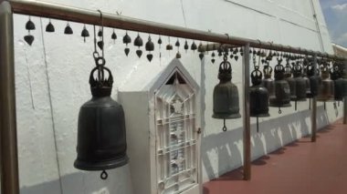 Tapınağın altın dağ Tapınak, Bangkok, Tayland, Thailand, çan asılı.
