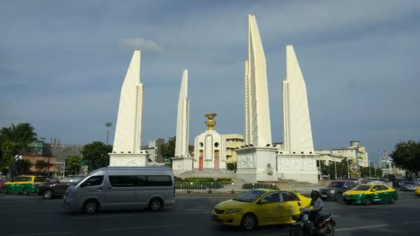 Πάροδο Του Χρόνου Της Μνημείο Δημοκρατίας Cloud Στην Μπανγκόκ Ταϊλάνδη — Αρχείο Βίντεο