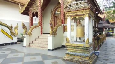 Wat Phra Bu DOI Suthep, Chiang Mai, Tayland çan asılı.