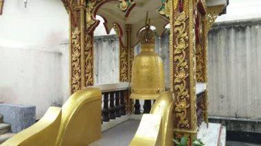 Wat Phra Bu DOI Suthep, Chiang Mai, Tayland çan asılı.