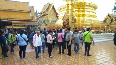 Chiang Mai Tayland - Aralık 8,2018: Chiang Mai, Tayland Tayland tapınak çevresinde yürüyüş Turizm