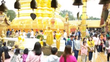 Chiang Mai Tayland - Aralık 8,2018: Chiang Mai, Tayland Tayland tapınak çevresinde yürüyüş Turizm