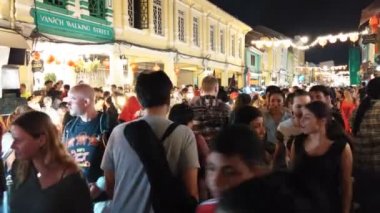 Phuket Tayland: Şubat 17.2019:Phuket Street (domuz yağı Yai) yürüyüş, Phuket Old Town, Tayland semt pazarı yürüyüş Pazar
