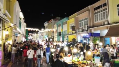 Phuket Tayland: Şubat 17.2019:Phuket Street (domuz yağı Yai) yürüyüş, Phuket Old Town, Tayland semt pazarı yürüyüş Pazar