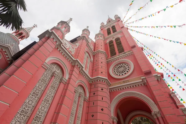 Tan Dinh Kilisesi-Ho Chi Minh kentinde pembe Katolik Kilisesi, 