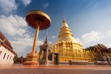 WAT phra o hariphunchai pagoda Tapınağı önemli dini tra