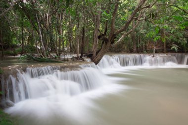 Huaymaekamin şelale mi güzel şelale Kanchanaburi'deki/daki oteller , 