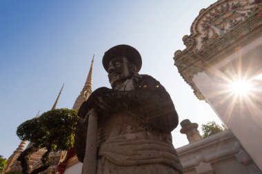 Bangkok,Tayland'da parlama ile Budist tapınağında Gian