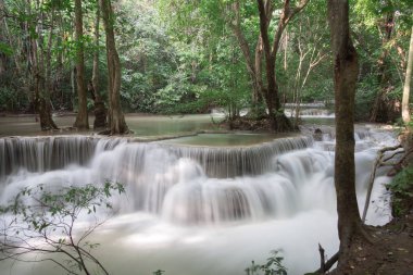 Huaymaekamin şelale mi güzel şelale Kanchanaburi'deki/daki oteller , 
