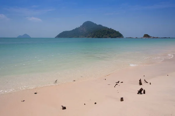Tropical beach at  Andaman Sea, Thailand — Stock Photo, Image