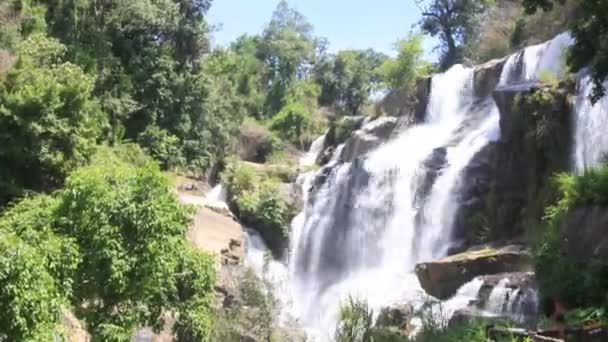 Mae Klang Vízesés Doi Inthanon Nemzeti Park Chiangmai Thaiföld — Stock videók