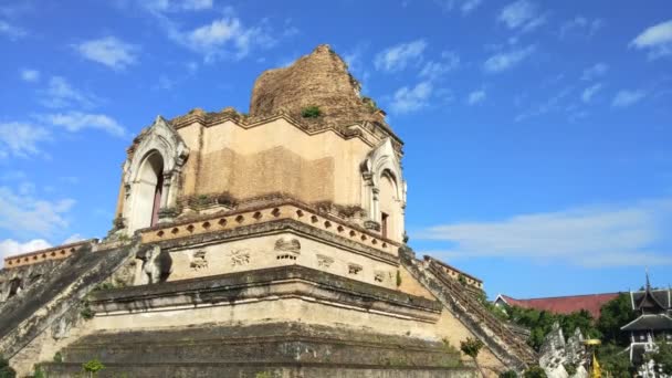 Wat Chedi Luang Templet Chiangmai Thailand — Stockvideo