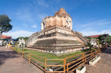 Antik pagoda wat chedi luang Tapınağı'chiang Mai, Tayland