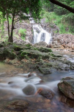 Sarıka şelale Nakhon Nayok güzel şelale , Thail