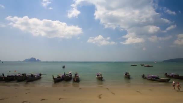 Tradicional Tailandês Barco Cauda Longa Praia Aonang Krabi Tailândia — Vídeo de Stock
