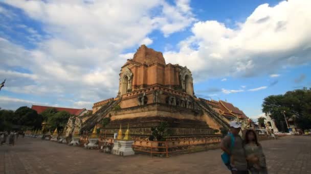 Wat Chedi Luang Tapınakta Chiang Mai Tayland — Stok video