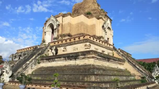 Wat Chedi Luang Tapınakta Chiang Mai Tayland — Stok video
