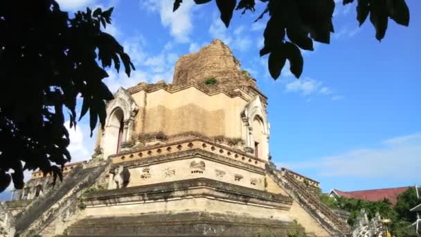 Wat Chedi Luang Templet Chiangmai Thailand — Stockvideo