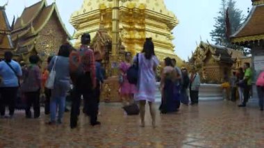 Chiang Mai.Thailand: Aralık 10.2018: altın Buddha heykeli Wat Phra bu DOI Suthep, Chiang Mai Tayland
