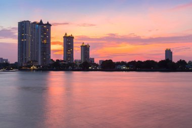 Chao Phraya River Bangkok Thaila modern binalar condominium