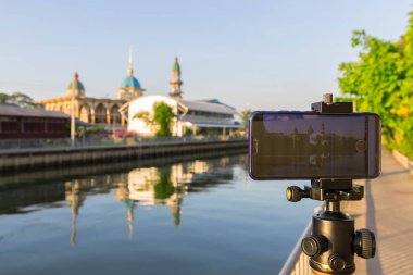 Bangkok klip video Darul Muttakin Camii perde arkası