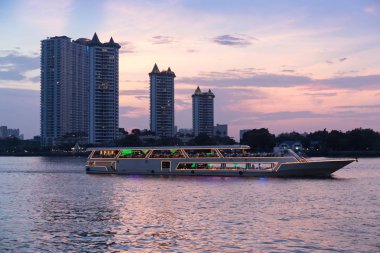 Chao Phraya River Bangkok Thaila modern binalar condominium