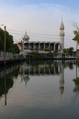 Bangkok Bir Kup Ro Camii , Tayland