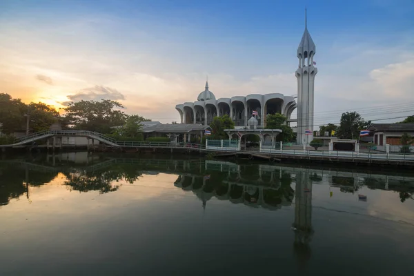 Bangkok Bir Kup Ro Camii , Tayland
