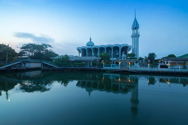Bangkok Bir Kup Ro Camii , Tayland