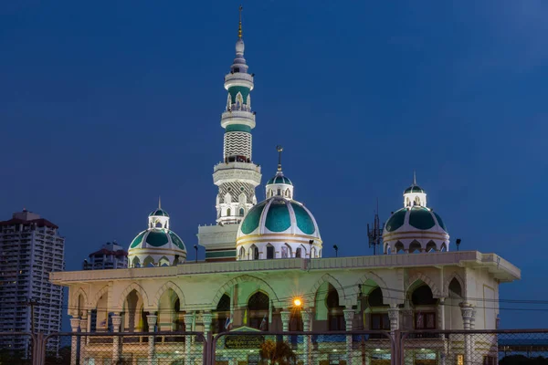 Mosquée YAMIUN ITHAT (HUA MAK YAI) à Bangkok, Thaïlande — Photo