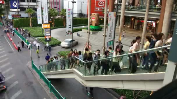 Bangkok Thailand October 2019 Hyper Lapse People Walk Floor Bangkok — стокове відео